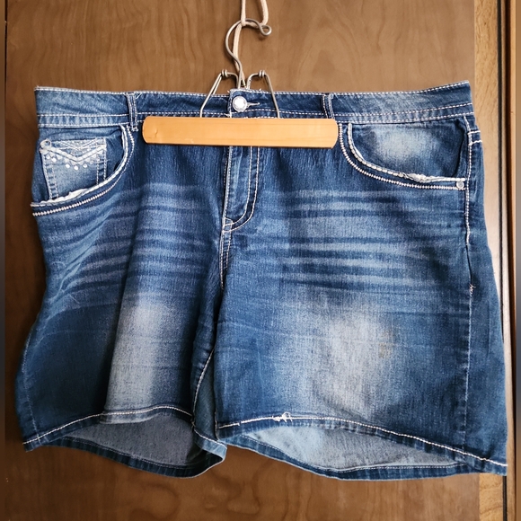 WOMEN'S FADED GLORY JEAN SHORTS SIZE 24 - Picture 1 of 4